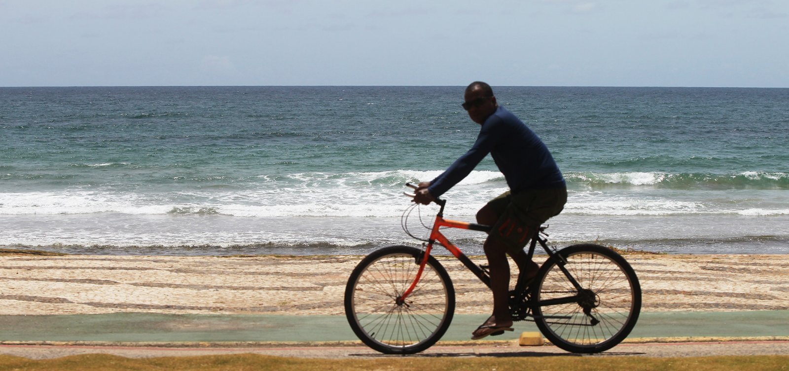Estação de esgoto é desligada temporariamente e praias de Salvador ficam impróprias