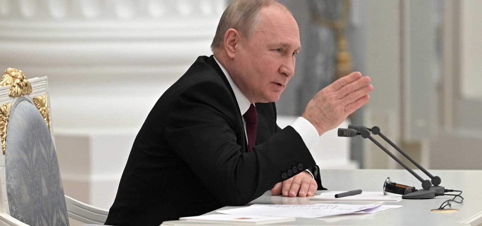 Em reação a embargo de Biden, Putin vai limitar comércio de matérias-primas