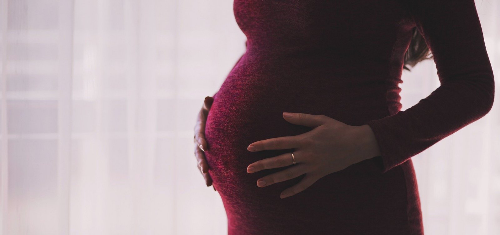Bolsonaro sanciona lei que prevê retorno de grávidas ao presencial