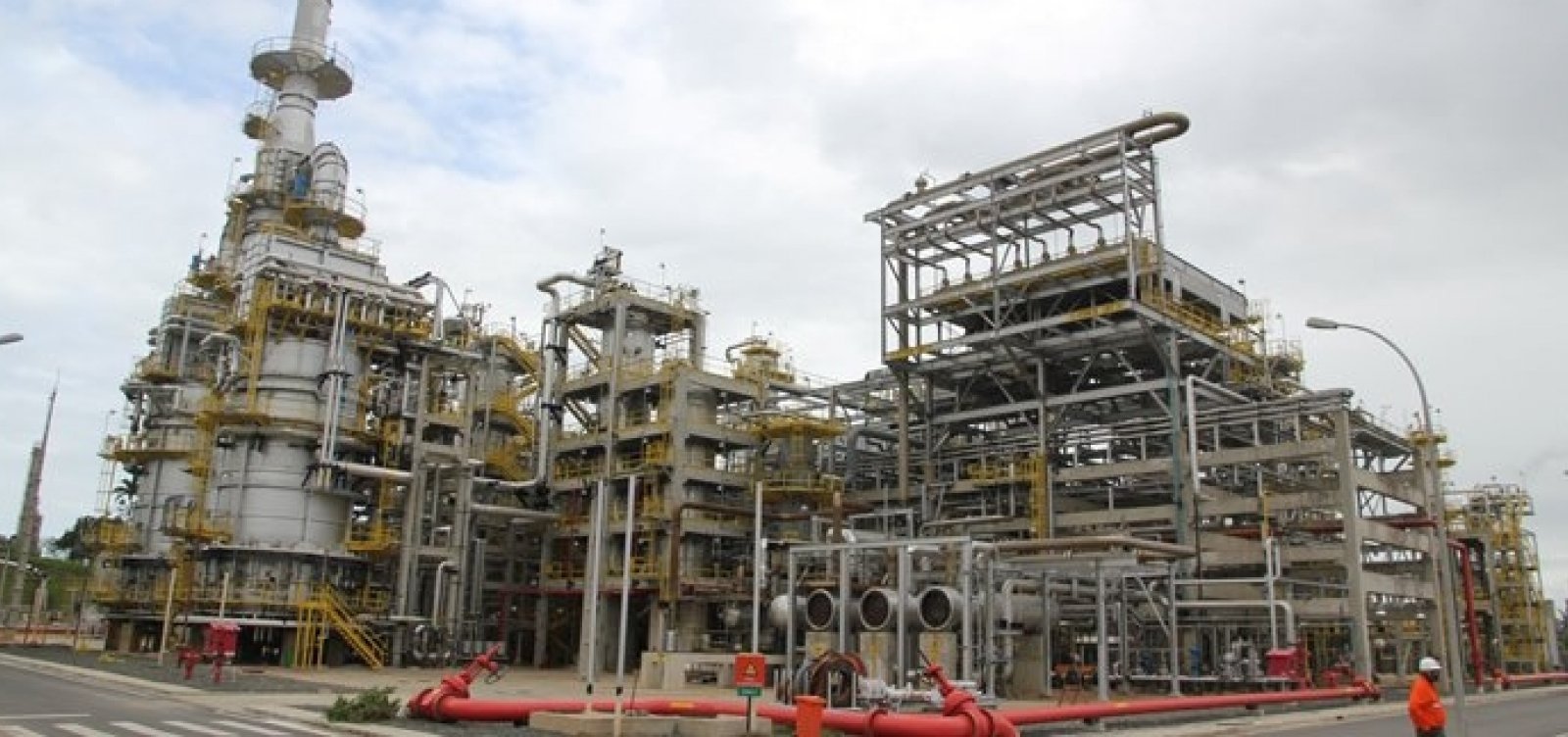 Após privatização, Refinaria Mataripe vende o combustível mais caro do Brasil