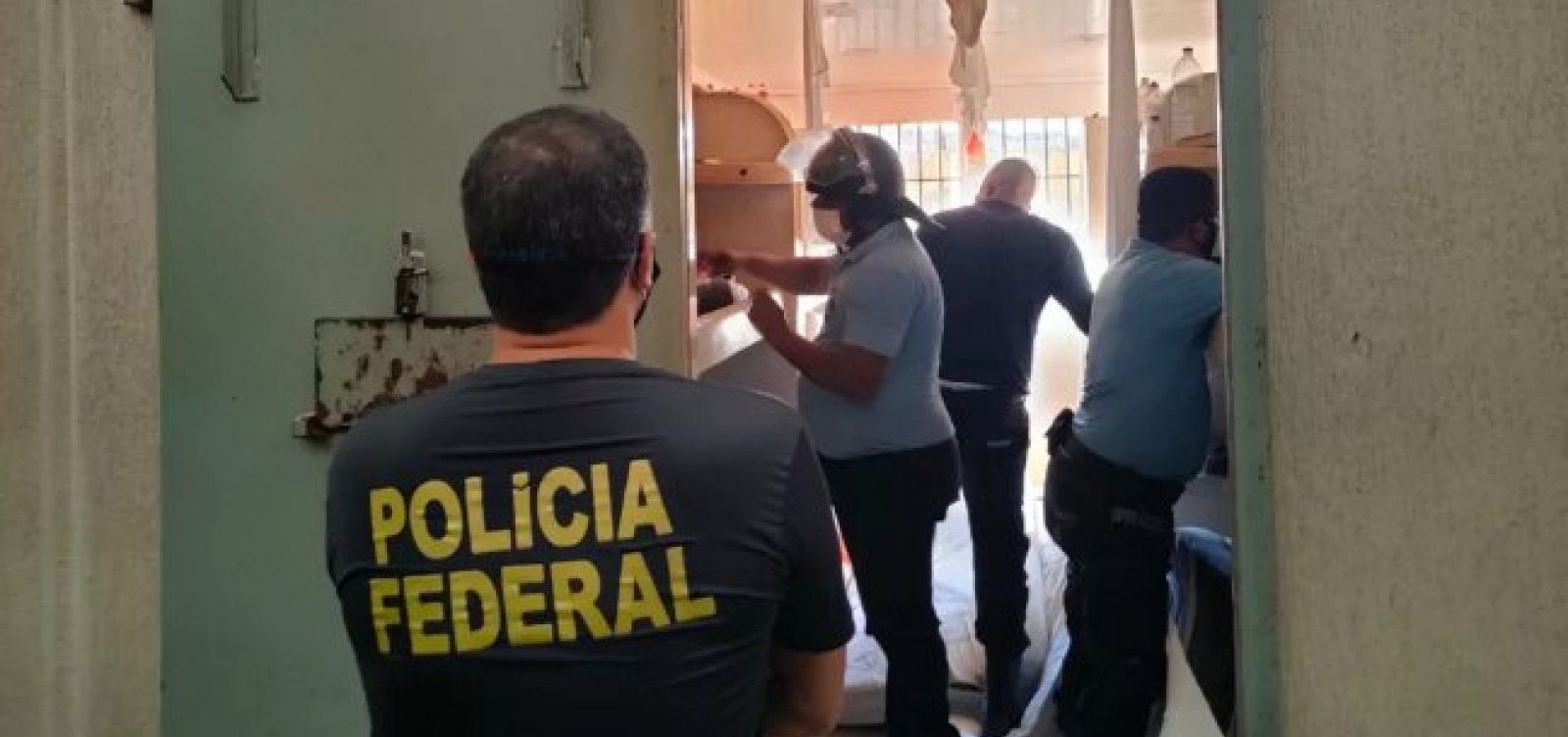 Opera&ccedil;&atilde;o da PF cumpre mandados em flat de luxo no Jardim de Alah