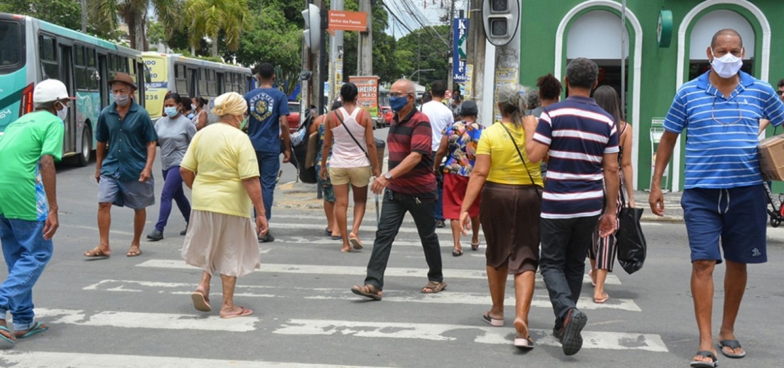 Mais de dez cidades baianas já desobrigam uso de máscaras em ambientes abertos