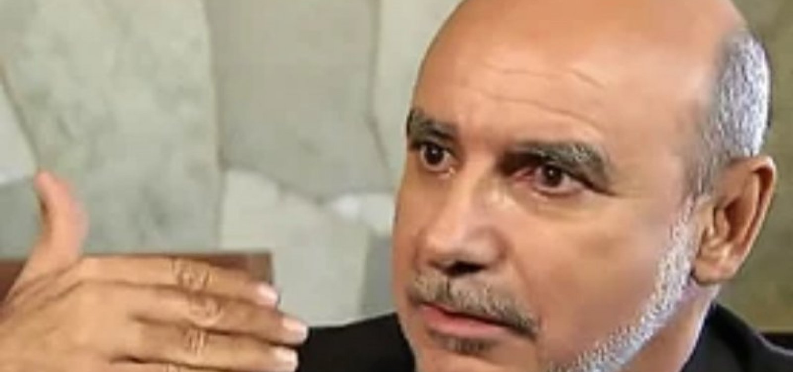 Queiroz se filia ao PTB e será candidato a deputado federal pelo RJ