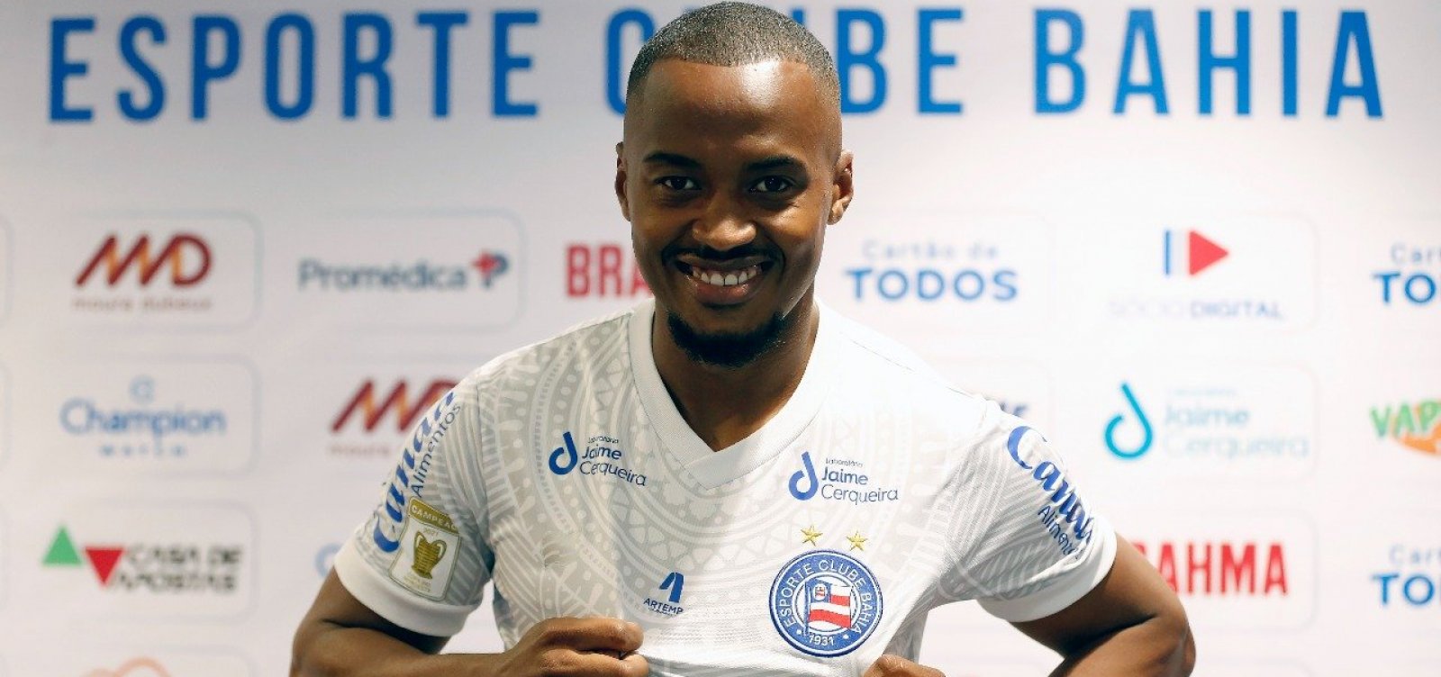 Bahia apresenta volante Emerson Santos para a disputa da Série B
