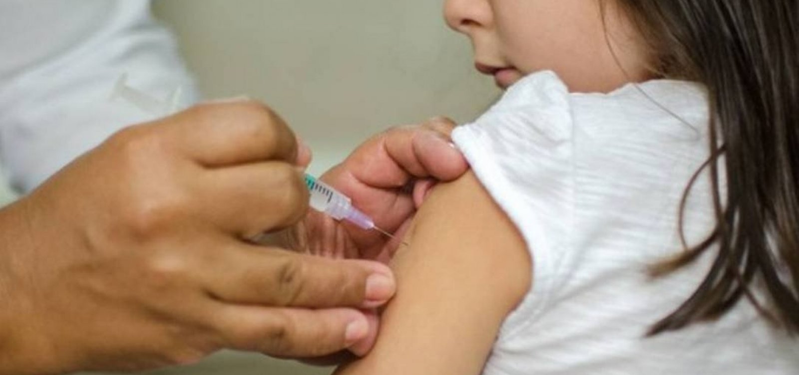 Crianças recebem vacina errada contra a Covid-19 em Pernambuco