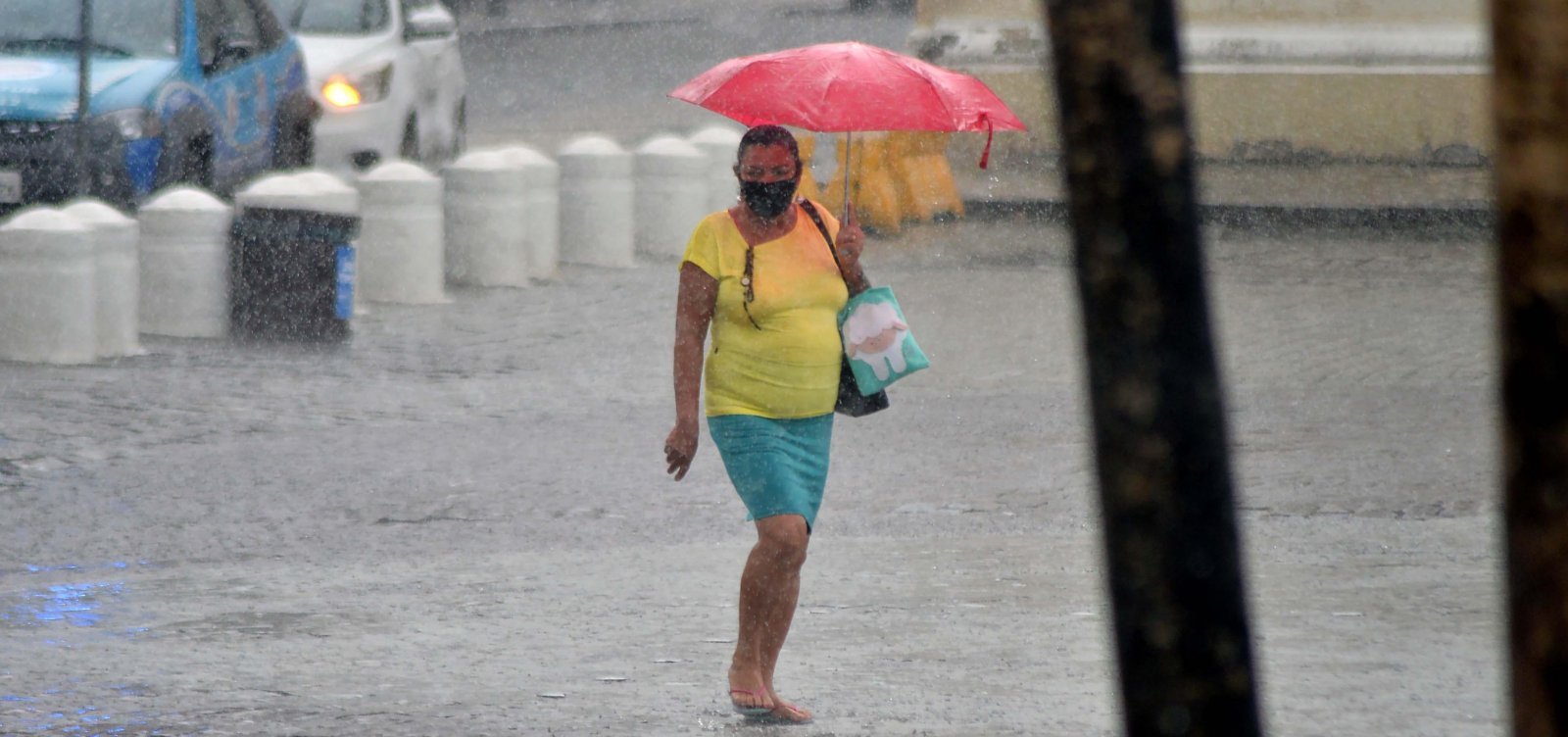 Em alerta máximo com chuvas, Salvador tem rompimento de contenção em Pero Vaz