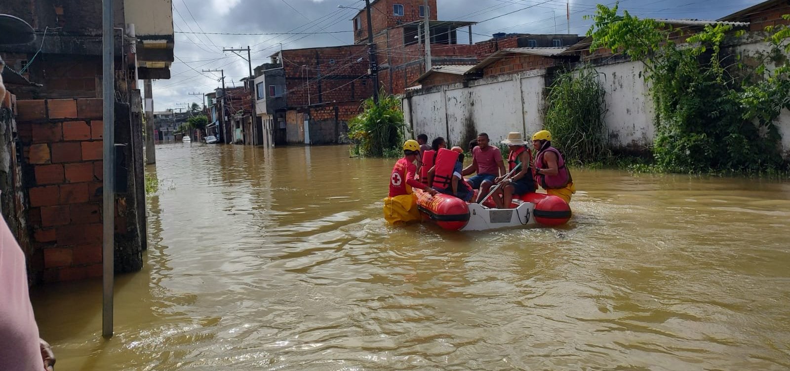 Diretor da Defesa Civil reclama que não foi avisado pela Embasa sobre abertura de comportas de barragens