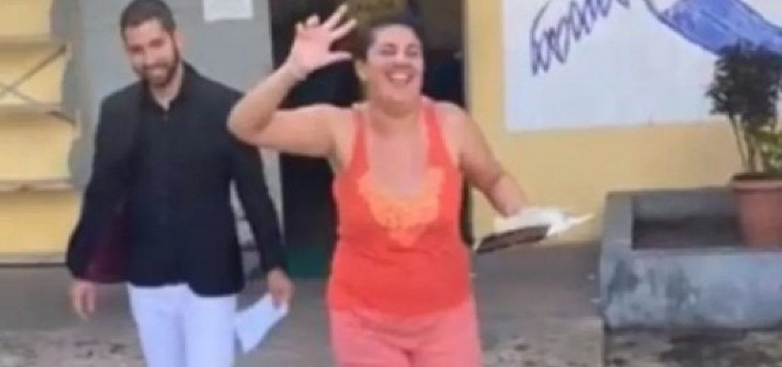 Indiciada pela morte de dono da Para&iacute;so Perdido deixa a pris&atilde;o na Bahia