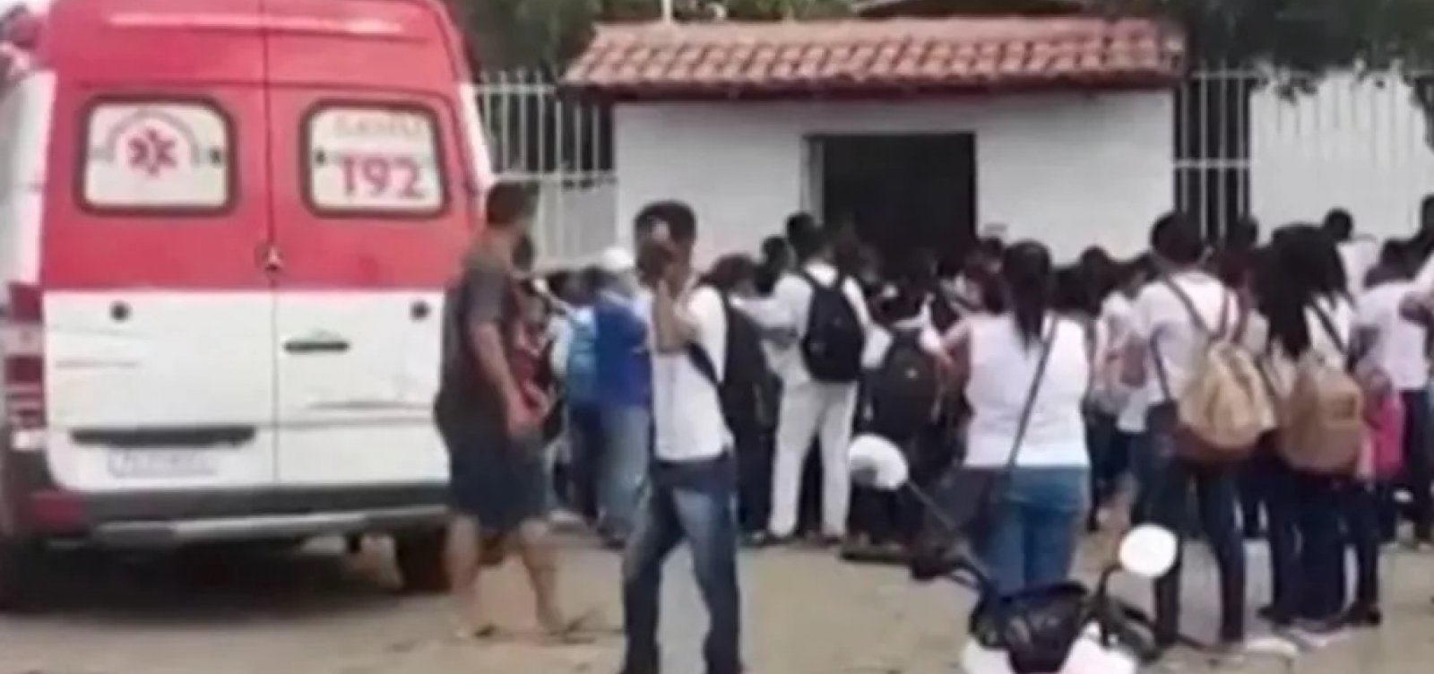 Mangueira de g&aacute;s rompe e cozinheira sofre queimaduras enquanto preparava merenda em escola da BA 