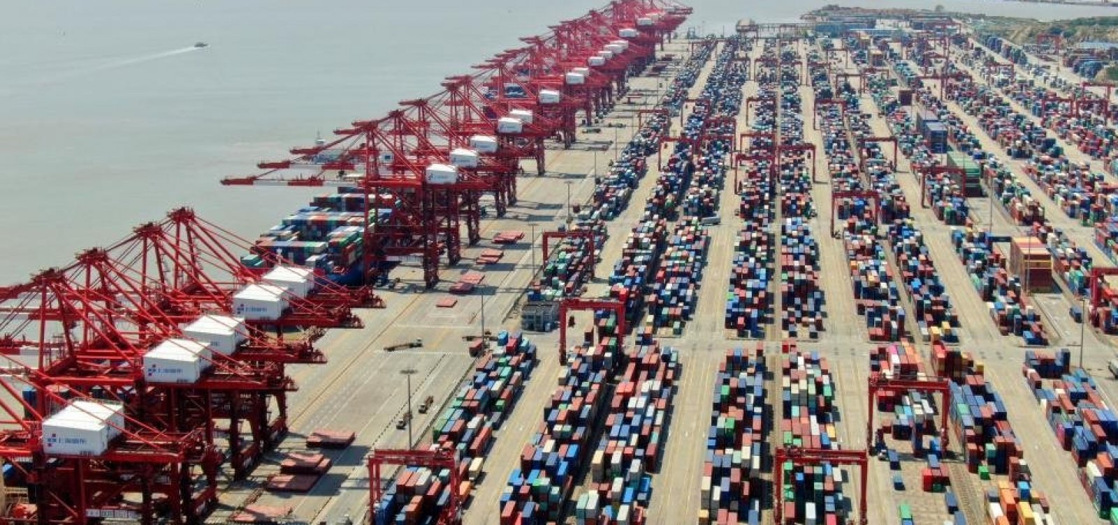 Política 'Covid Zero' na China cria congestionamento em Xangai e afeta mundo inteiro