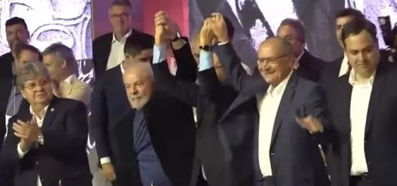 "Isso chama-se política", diz Lula ao justificar aliança com Alckmin