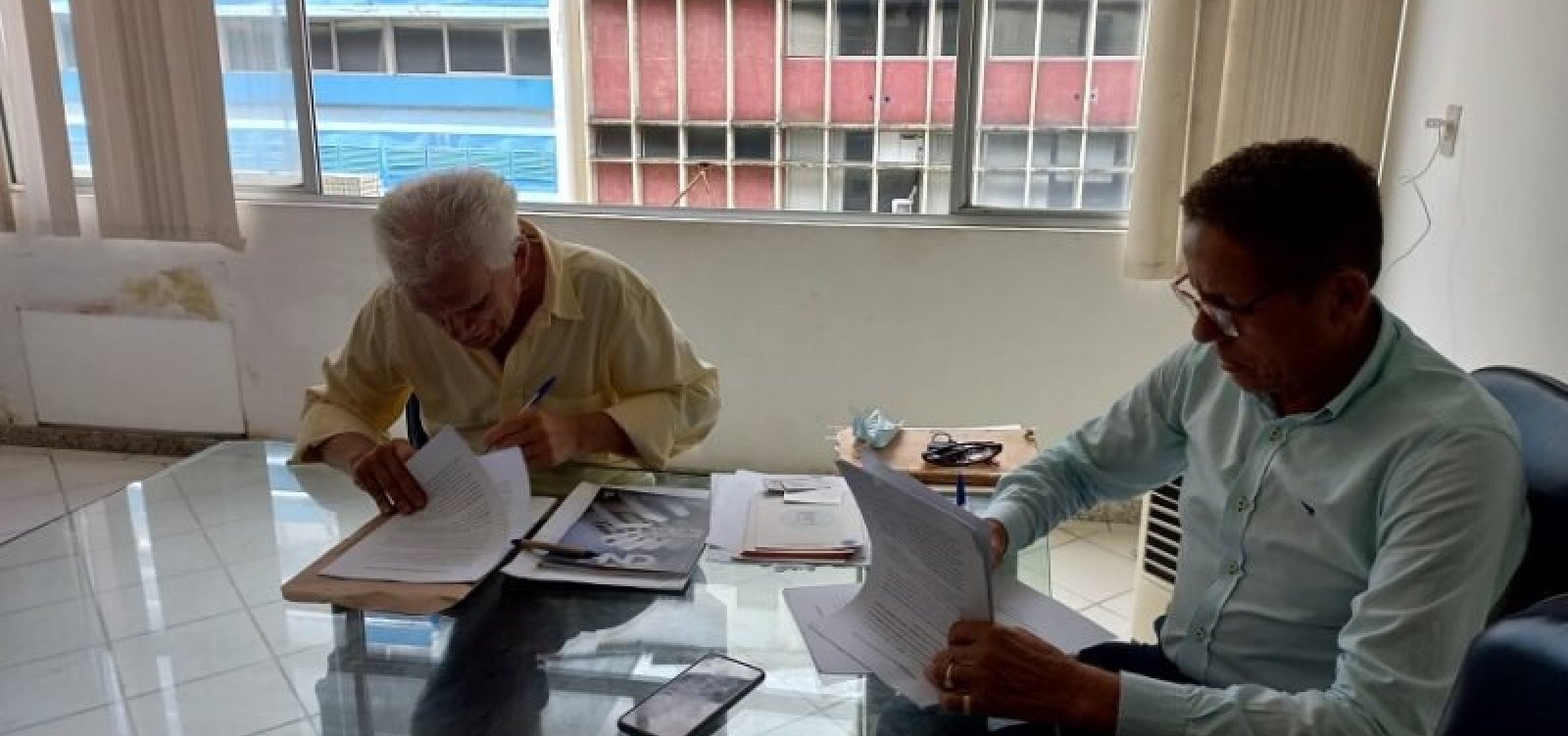 Lojistas e comerciários assinam convenção com reajuste salarial de 10,8%