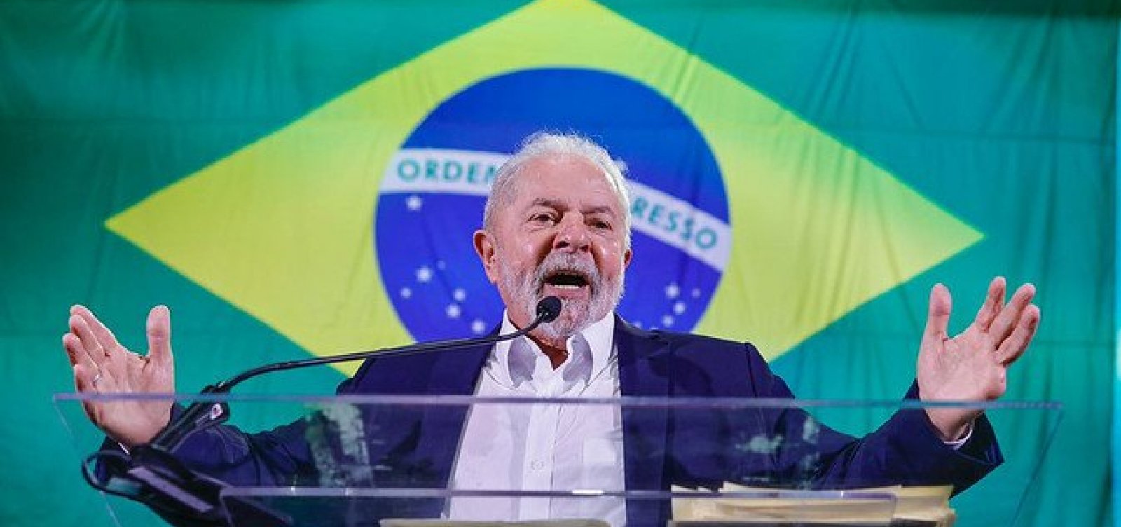Grandeza de Dilma não cabe em um ministério, diz Lula no lançamento de sua chapa