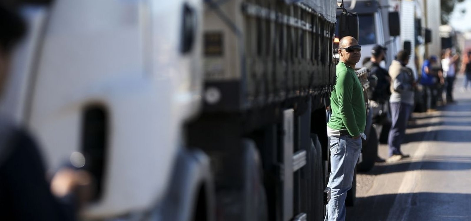 Após alta do diesel, caminhoneiros decidem se farão greve nacional