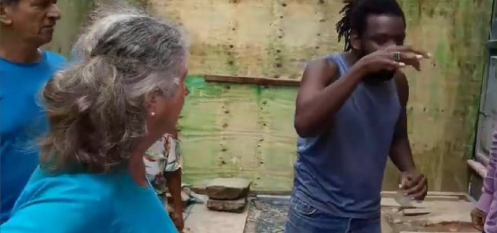 Vídeo: Moradores do Santo Antônio interrompem obra em escada de igreja tombada pelo Iphan