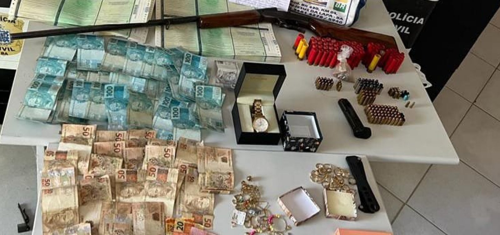 Suspeito de comandar crime, sargento da PM é preso por roubo R$ 820 mil em joias e celulares no oeste da Bahia
