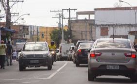 Quinta-feira é de trânsito complicado em Salvador