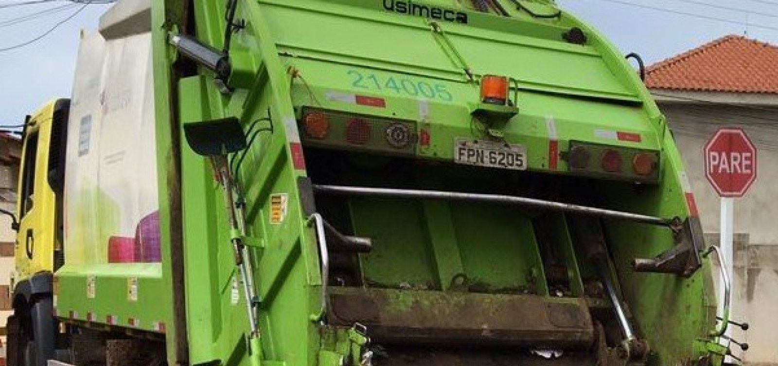 Compra de caminhões de lixo pelo governo federal dispara e preços somam R$ 109 milhões
