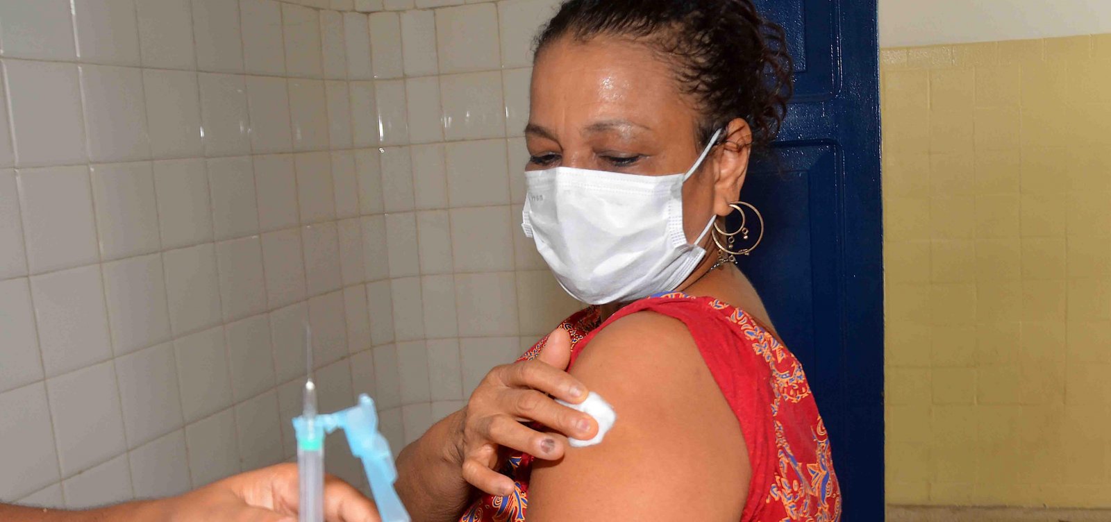Confira os postos de vacinação contra Covid-19 em Salvador nesta terça