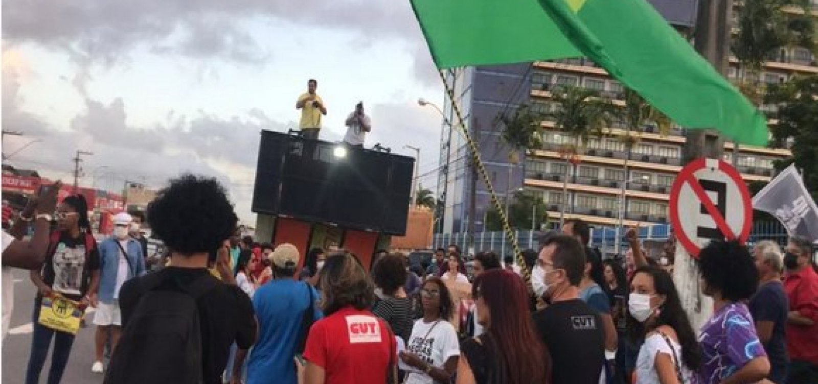 Morte de Genivaldo gera protesto em frente à sede da Polícia Federal em Aracaju