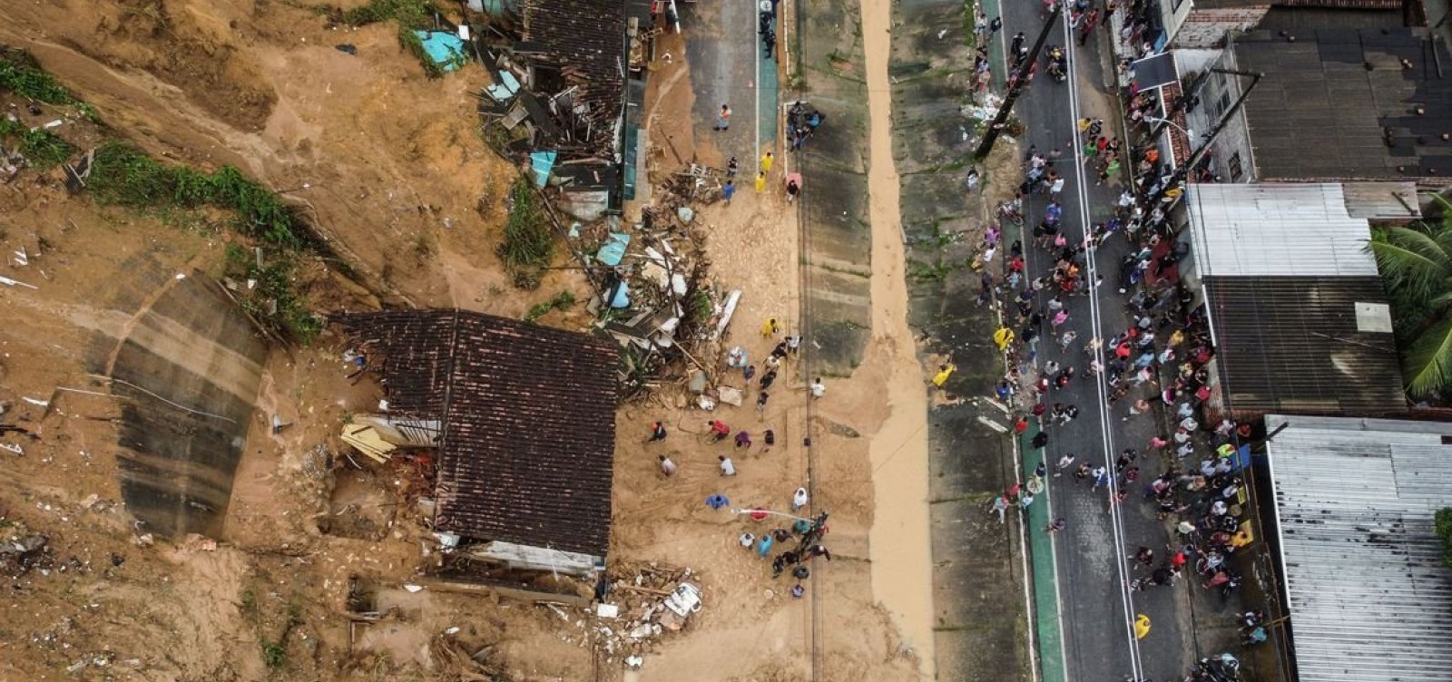 Sobe para 106 o número de mortos em Pernambuco devido a deslizamentos 