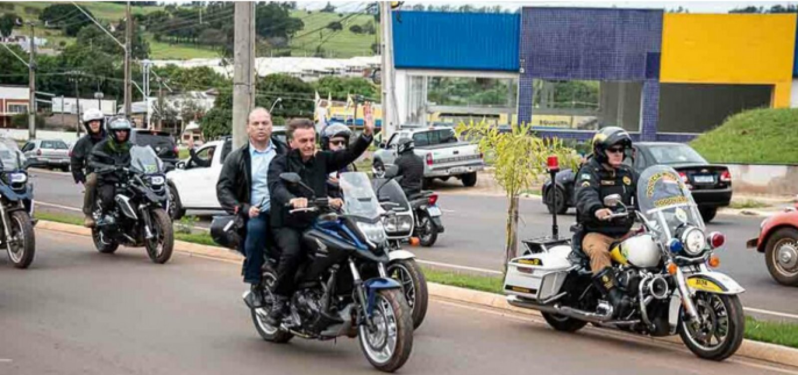 Bolsonaro participa de motociata sem capacete pela terceira vez desde a morte de Genivaldo