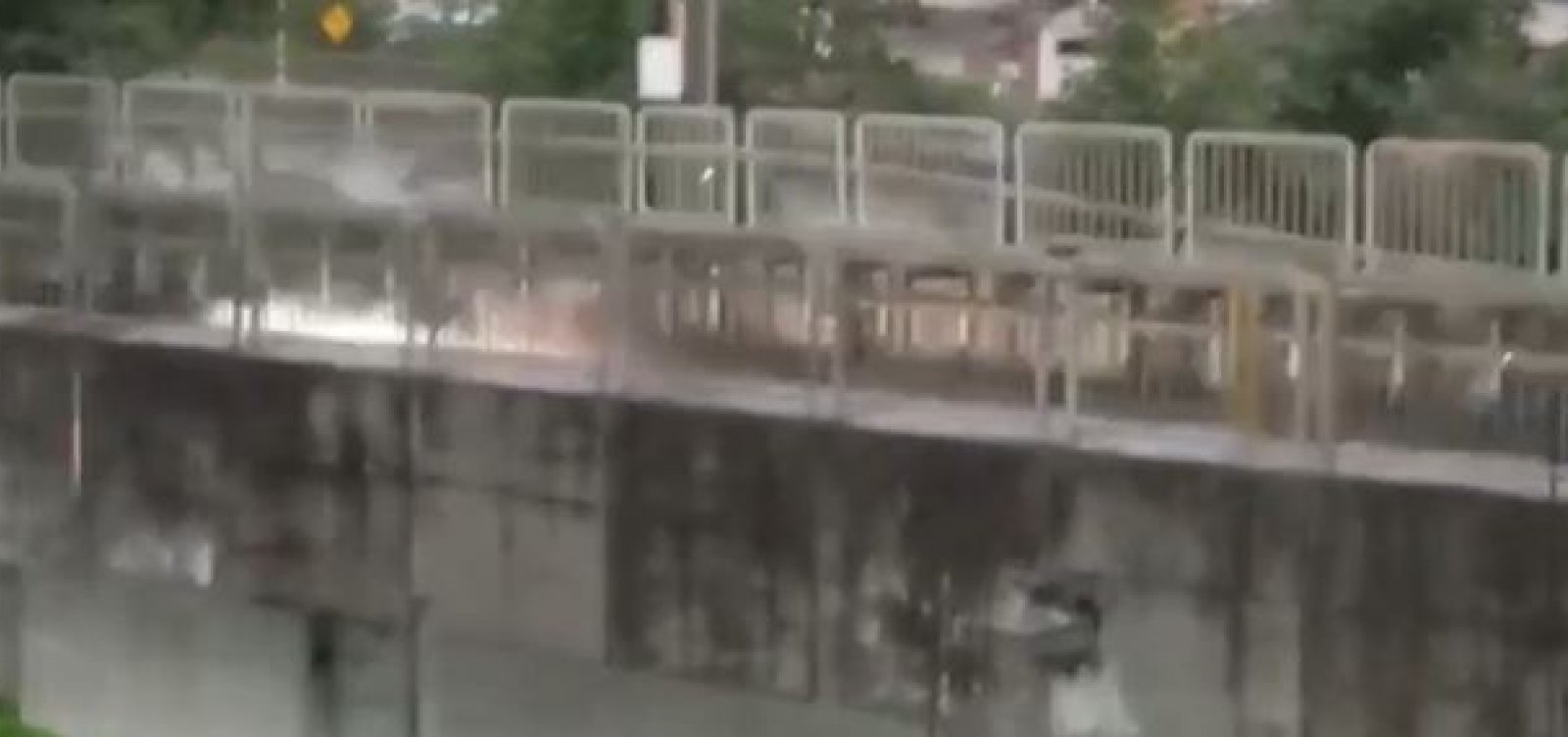 Sequ&ecirc;ncia de explos&otilde;es &eacute; registrada nos trilhos do metr&ocirc; em Salvador