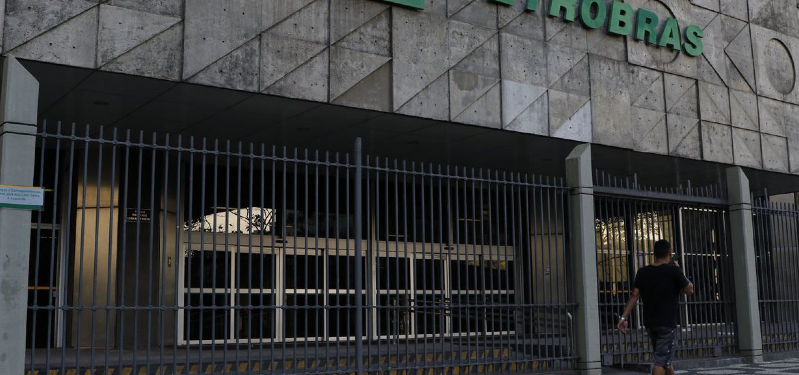Congresso começa a colher assinaturas para abrir CPI da Petrobras