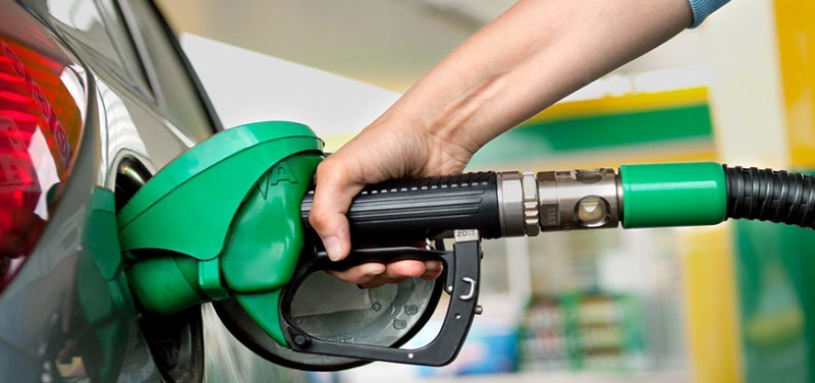 Preço da gasolina nos postos chega a R$ 8,99 e o do diesel a R$ 8,63, aponta ANP
