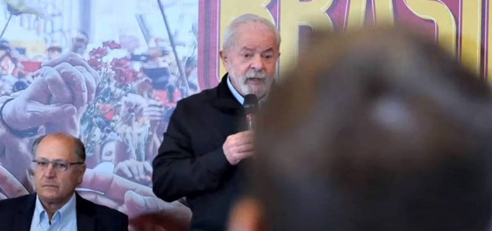 Equipe de Lula planeja reforço em segurança após sustos na pré-campanha