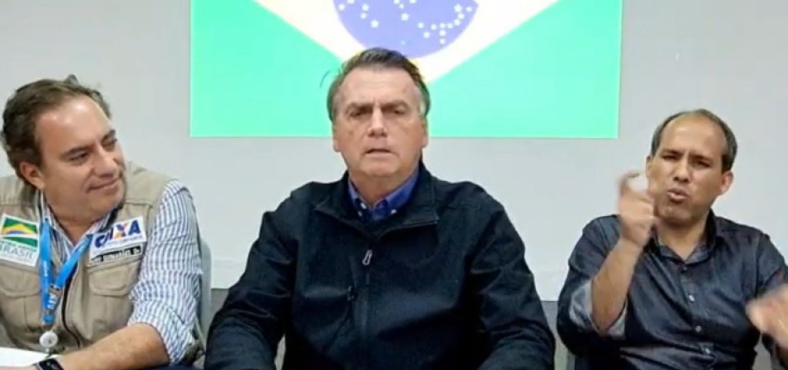 Bolsonaro diz que "cara no fogo" é exagero, mas coloca mão no fogo por Milton Ribeiro 