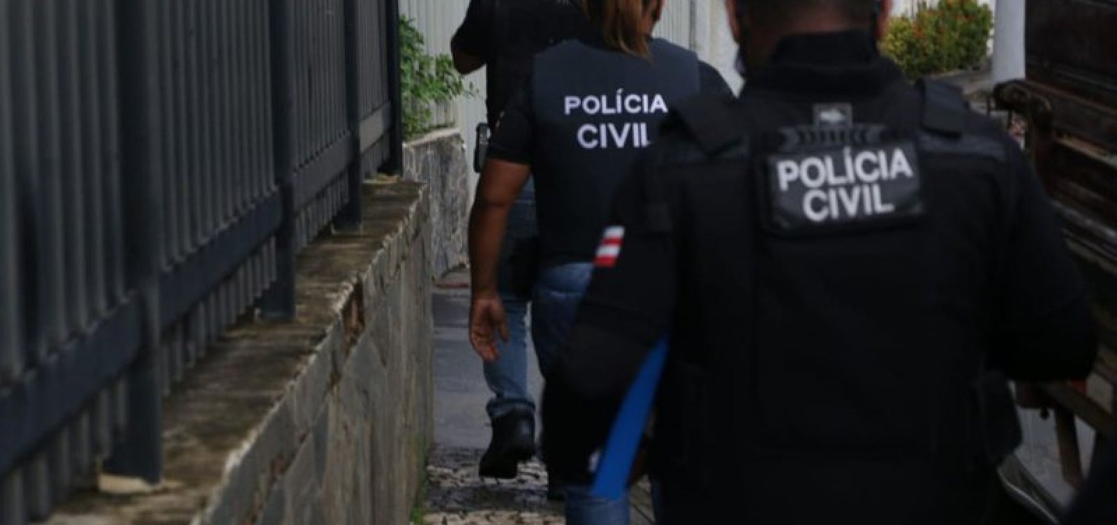 Influenciadora suspeita de liderar organização criminosa do CE é presa em Salvador