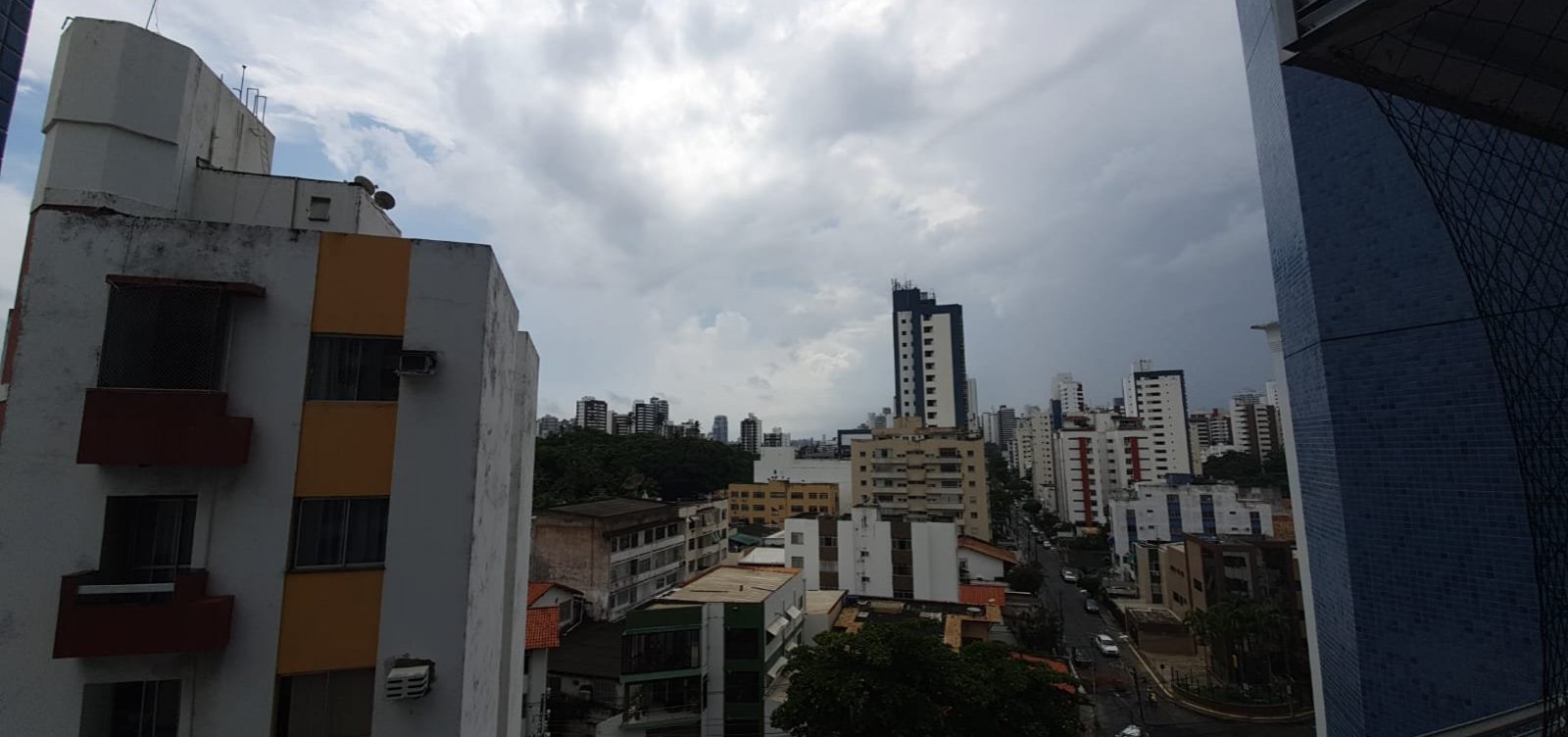 Salvador registra rajadas de vento de até 43,6km/h nesta segunda-feira 