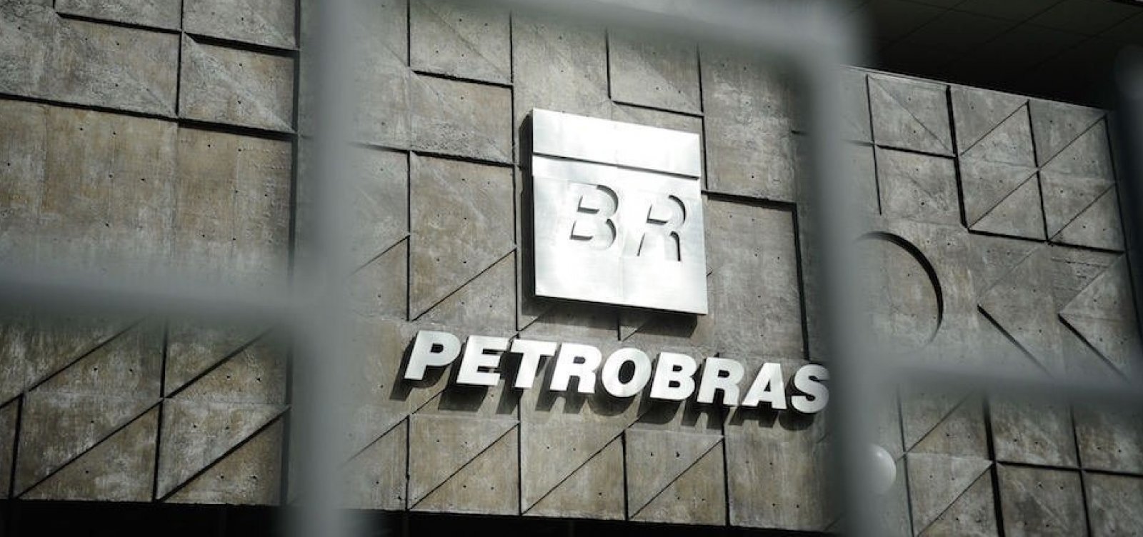 Bolsonaro comemora eleição de Caio Mário Paes na Petrobras