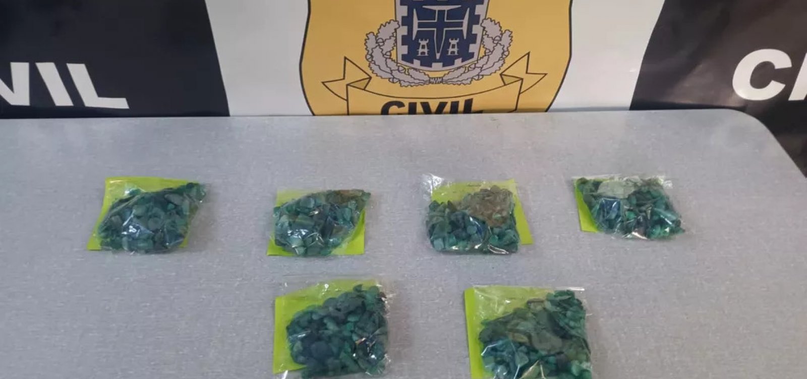 Polícia apreende mais de mil pedras de esmeralda em operação no norte do estado