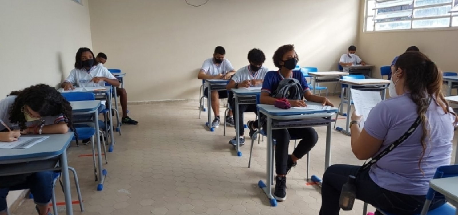 Estudantes da rede estadual de ensino voltam às aulas após o recesso junino