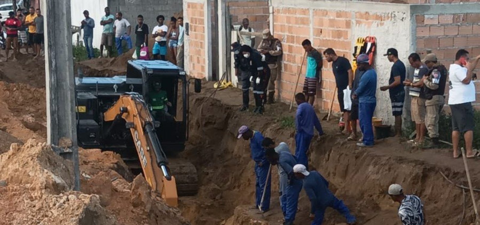 Trabalhadores morrem após deslizamento de terra em Porto Seguro