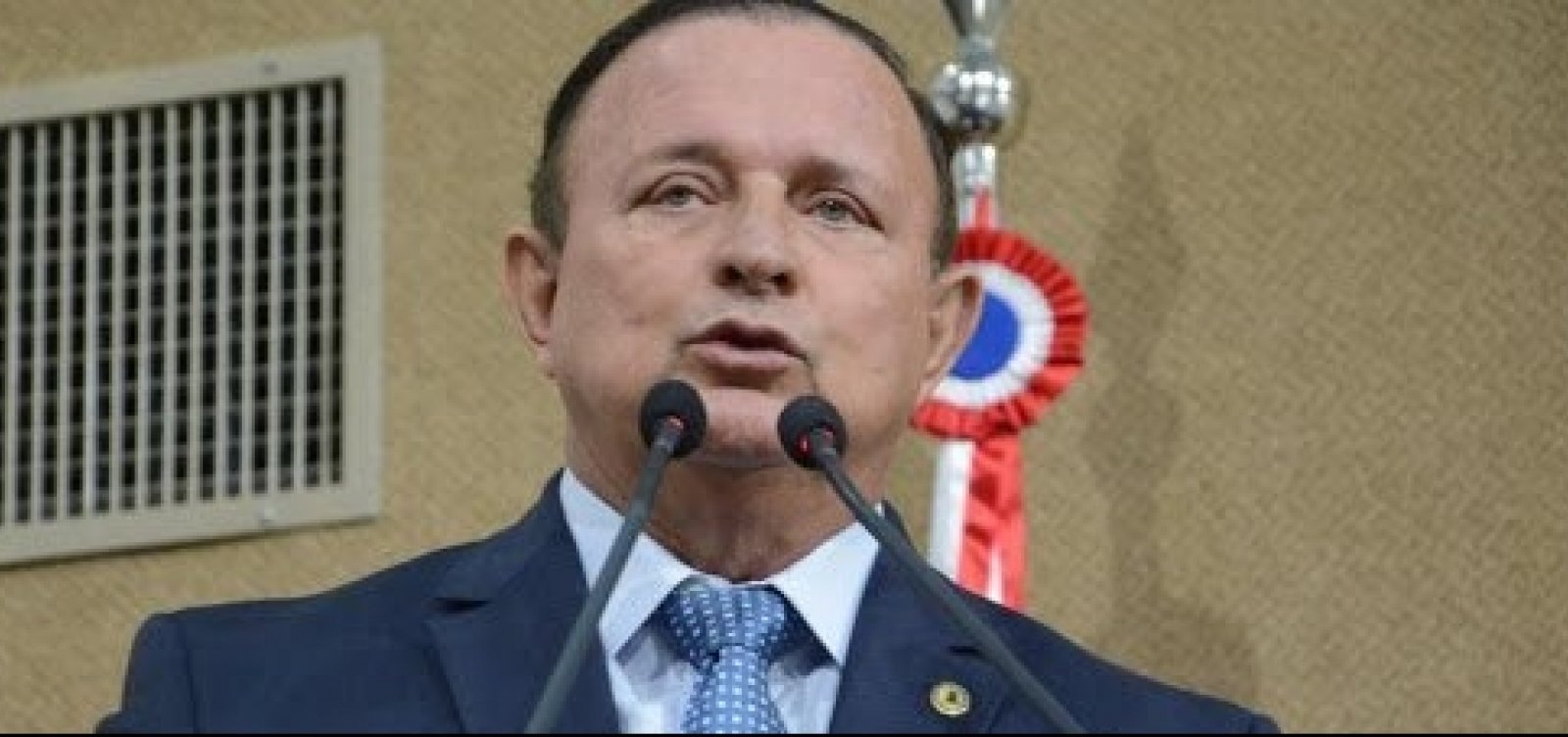 Adolfo Menezes condena “discurso de ódio” e cobra manifestação enfática de Bolsonaro