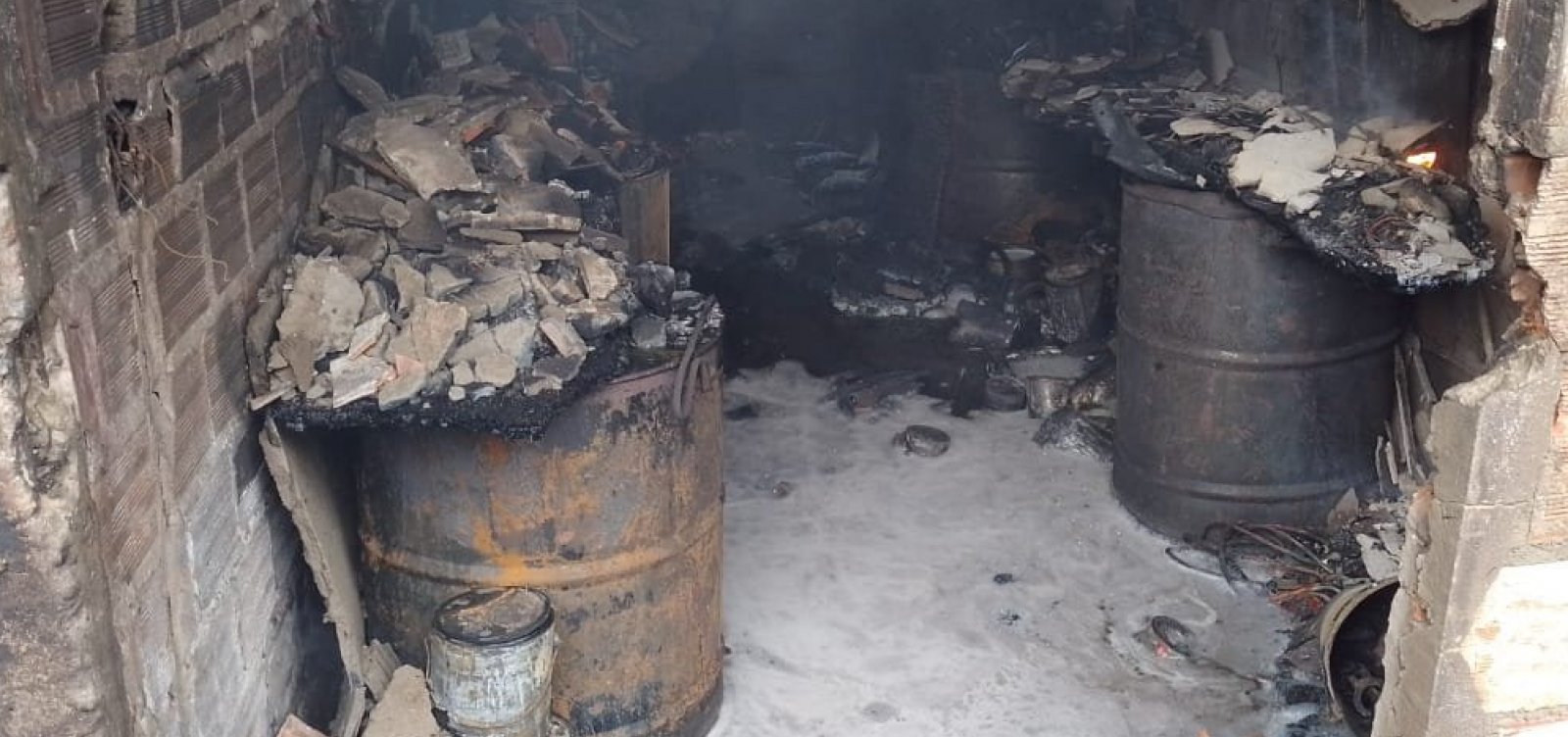 Empresa em Candeias onde houve incêndio não tinha alvará para armazenar combustível
