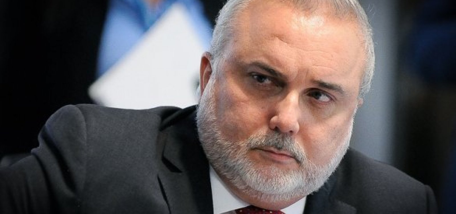 Senador pede impeachment de Bolsonaro após reunião com embaixadores