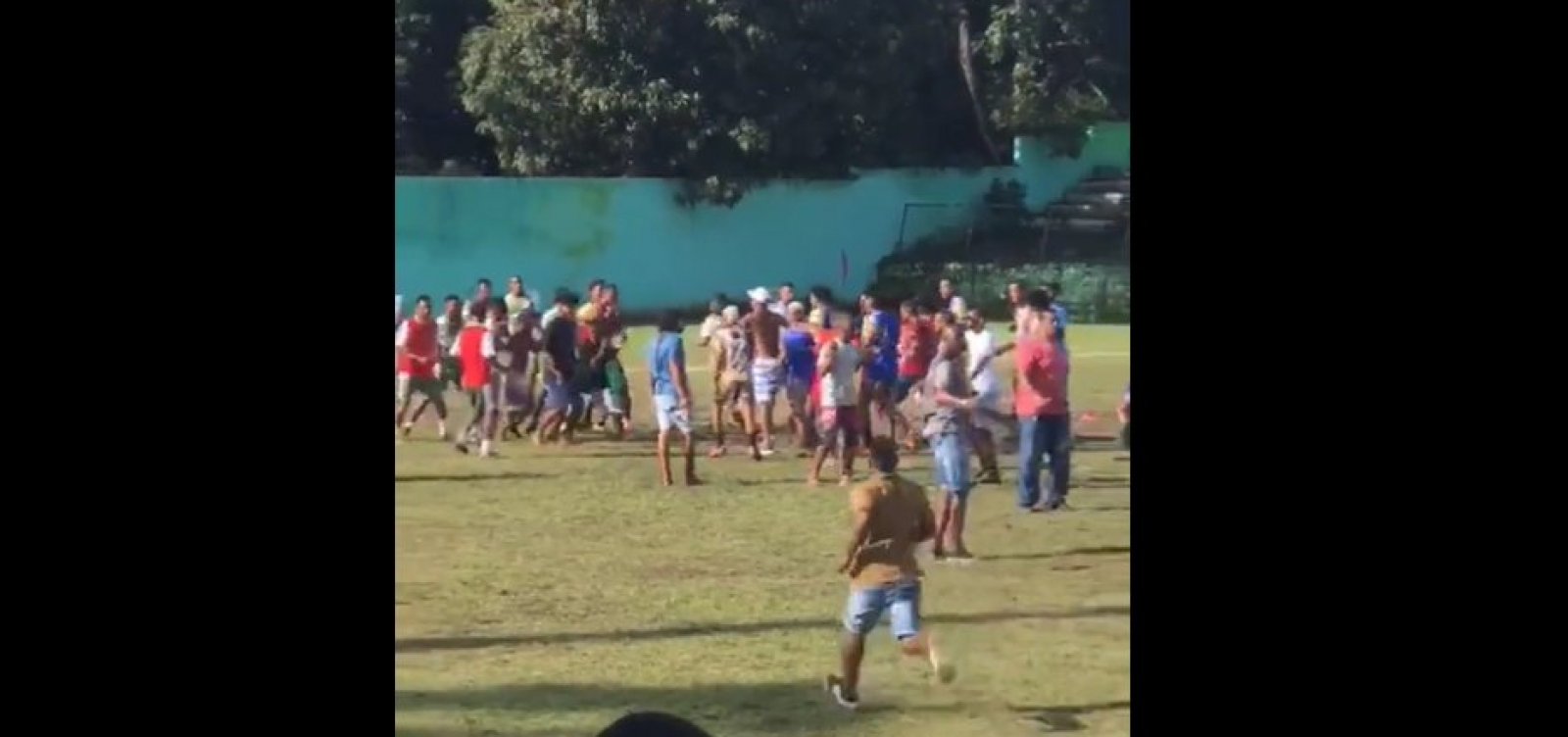 Campeonato amador de futebol em Vera Cruz termina com briga generalizada entre torcedores