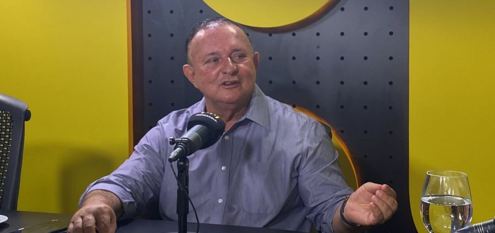 Adolfo Menezes comenta desafios de campanha para deputado estadual. “Sem um real do fundo”