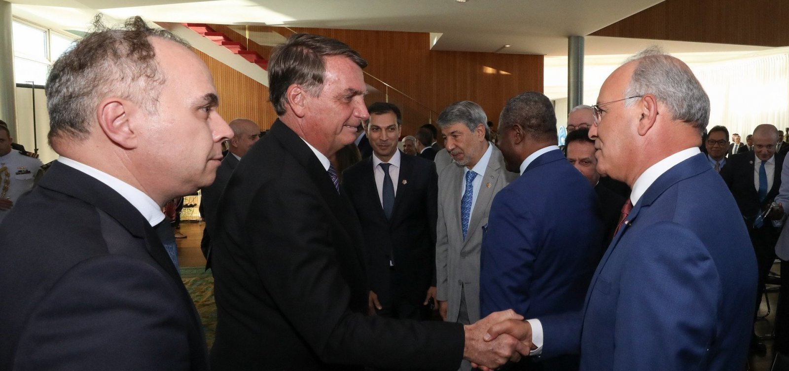 Defesa de Bolsonaro diz ao TSE que encontro com embaixadores não teve caráter eleitoral