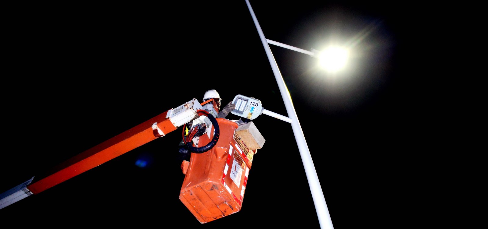 Furtos e vandalismo em equipamentos de iluminação geram prejuízo de R$ 750 mil em Salvador 