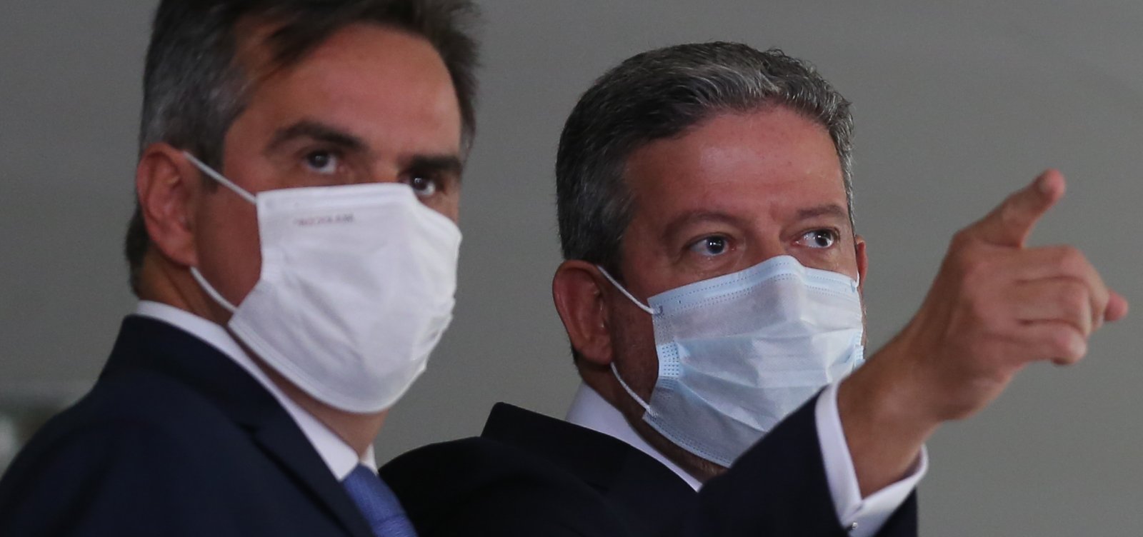 Líderes do Centrão, Ciro Nogueira e Arthur Lira escondem Bolsonaro em campanhas de aliados