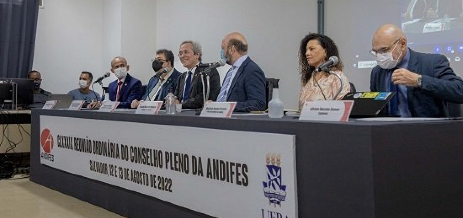 Reitores do Brasil se reúnem em evento que marca fim da gestão de Salles na Ufba