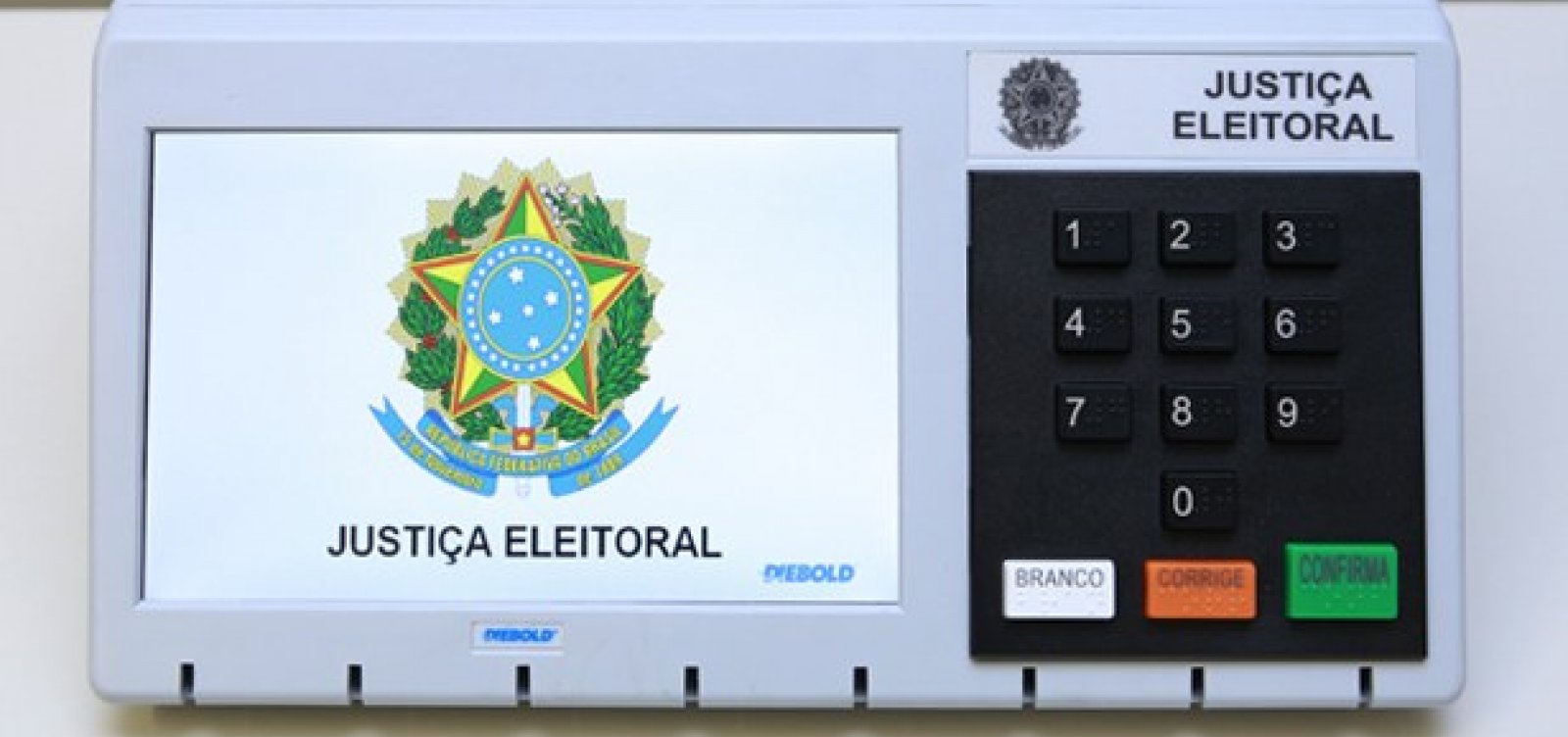 Eleitor dever&aacute; entregar celular para mes&aacute;rio antes de entrar na cabine de vota&ccedil;&atilde;o