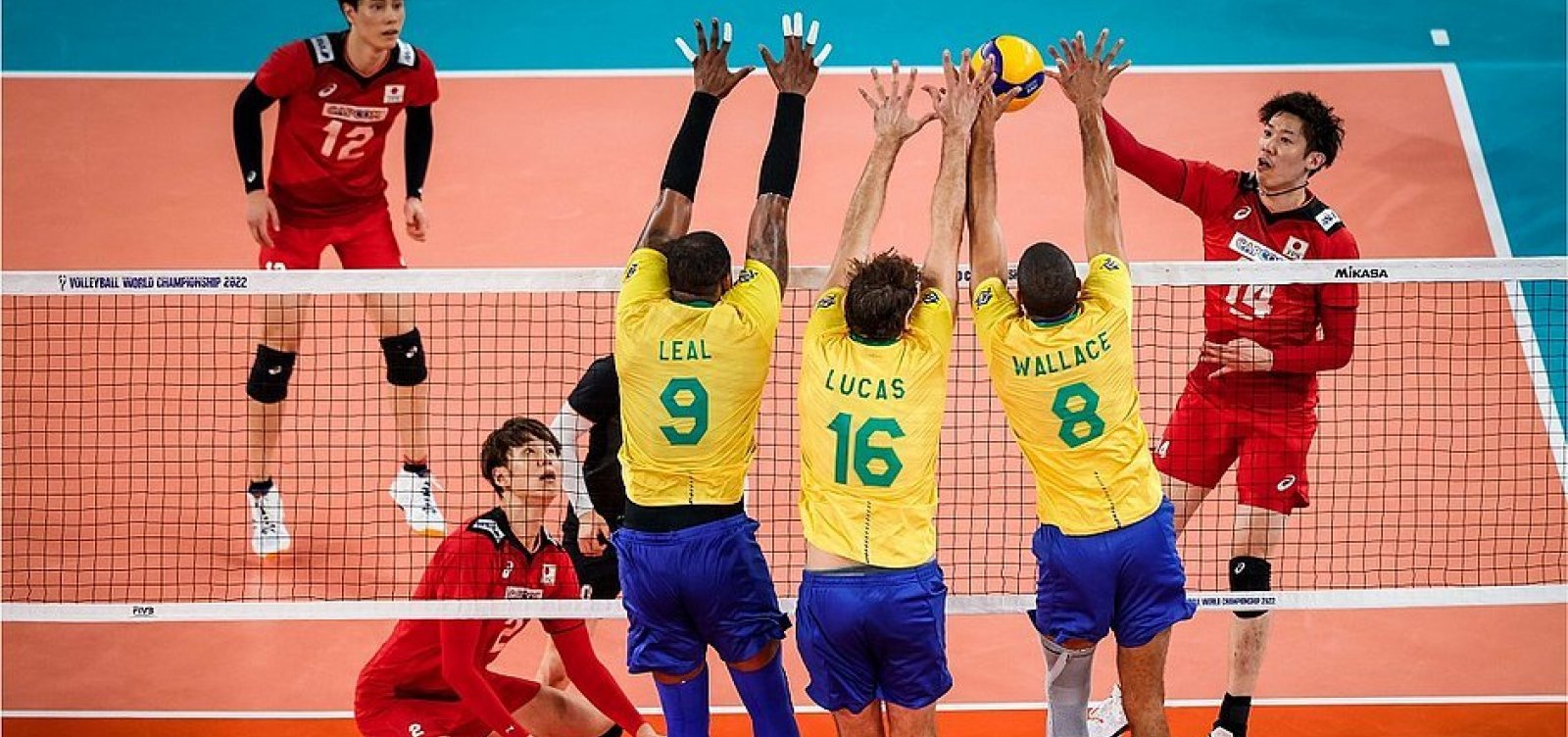 Brasil vence Japão e se classifica para as oitavas de final do mundial de vôlei