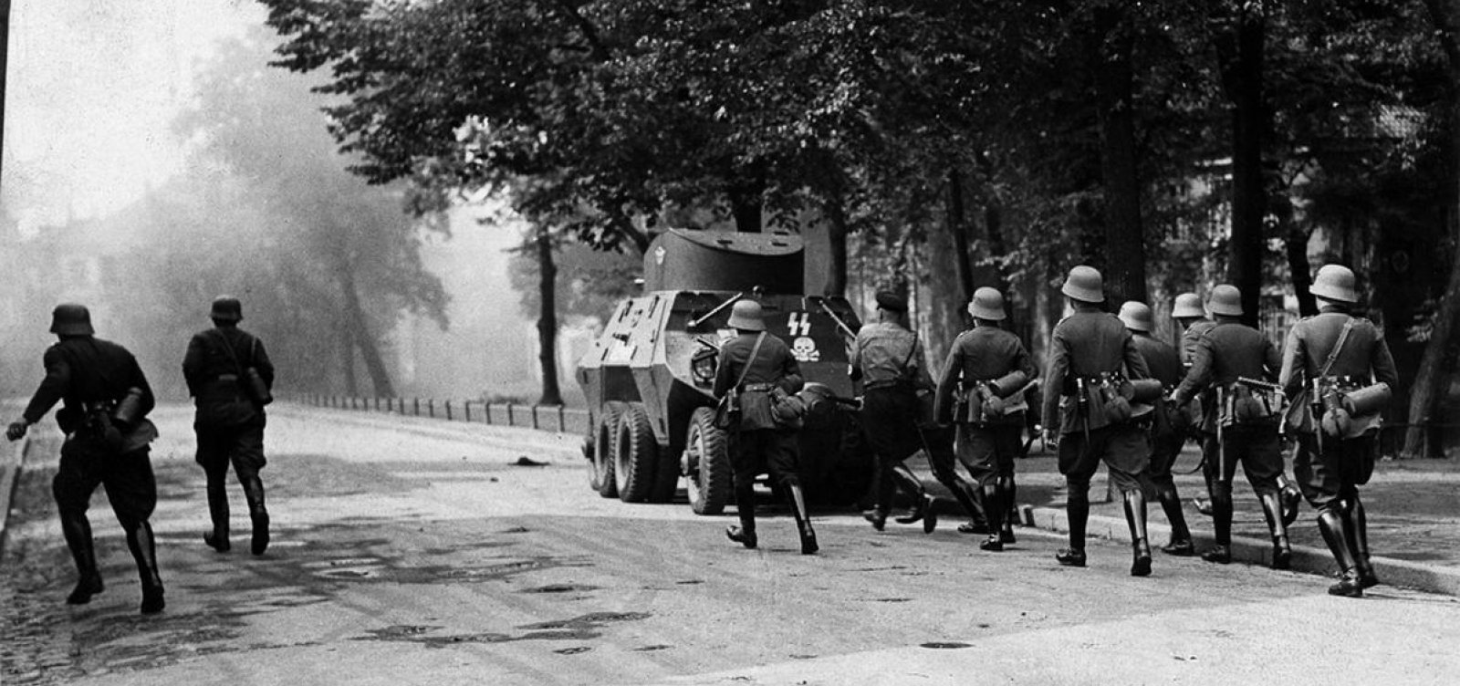 Нападение германии 1939. Вторжение в Польшу 1939 Германия. Нападение на Польшу в 1939. Германские войска в Польше 1939. Хаймвер Данциг.