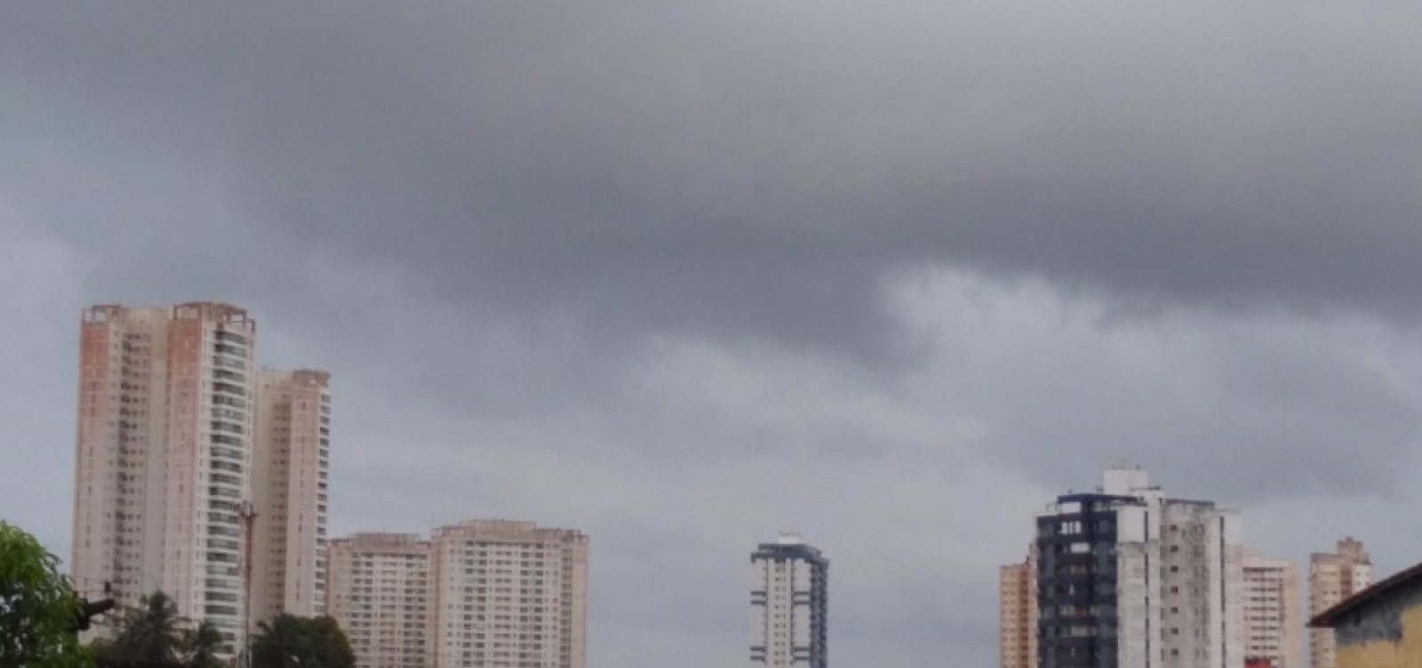 Tempo chuvoso permanece neste final de semana na Bahia 